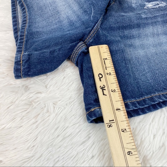 Gap women’s size 2 low rise distressed jean shorts - Picture 4 of 9